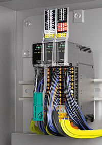 Dank ihrer Kabelführung erweisen sich die AS-Interface-Module KE5 als echte Platzsparer in Schaltschränken und Vorschaltkästen.
