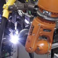 This welding robot needs only eight minutes for a 620 x 450 x 215 mm sized stainless steel enclosure